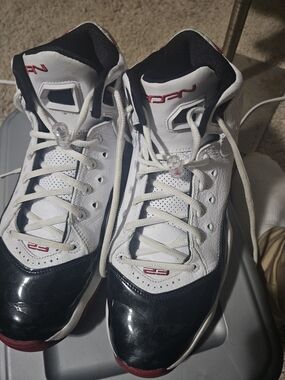 Jordan Men's White, Black & Red Basketball Sneakers